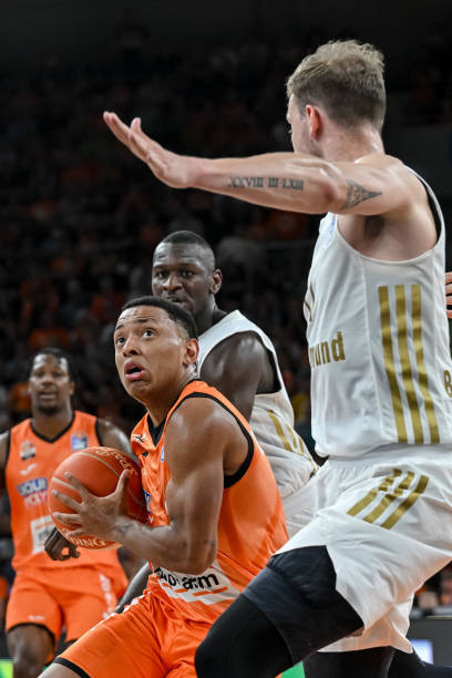 成功打破了 成功打破了